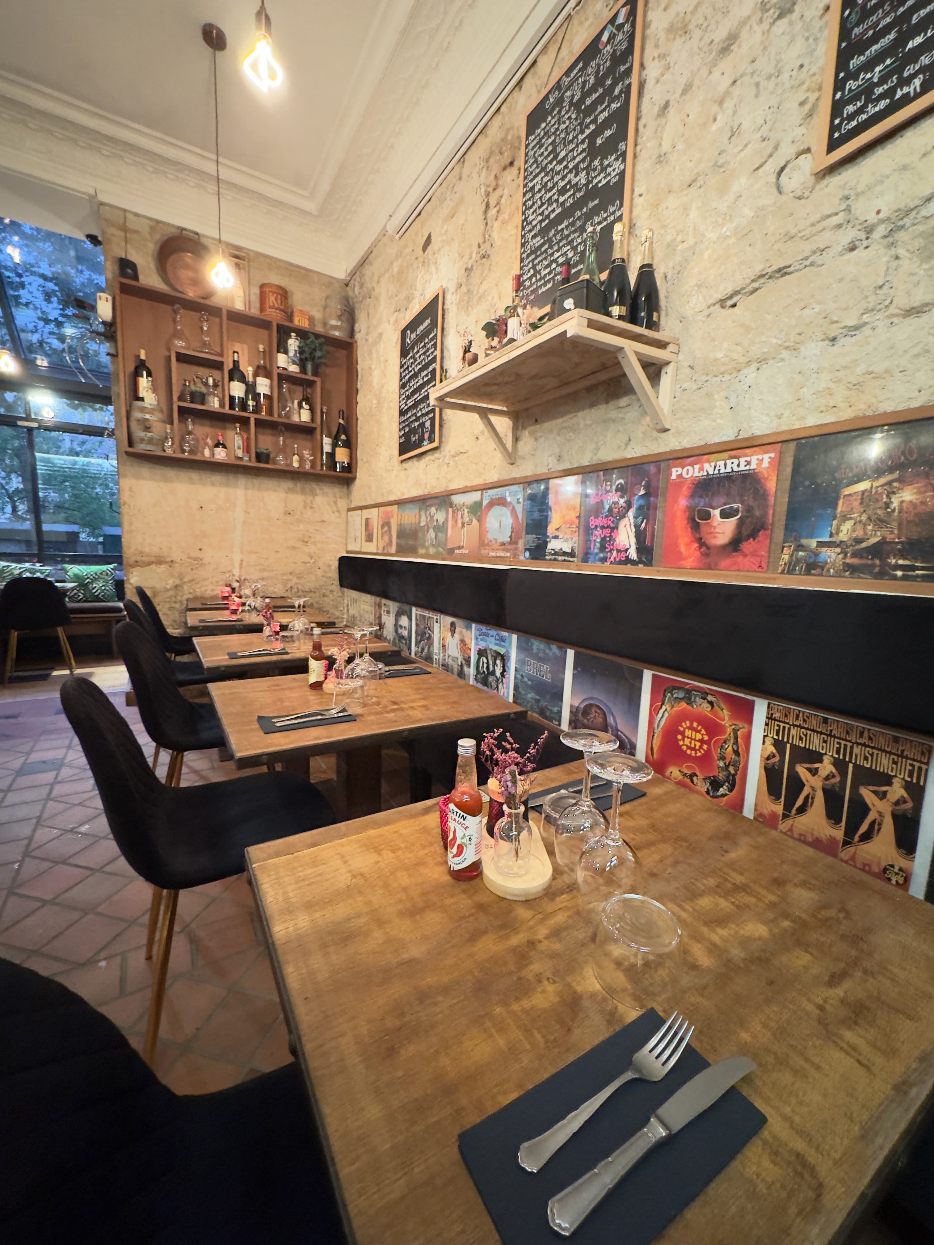 Vue du chevet de Notre-Dame depuis la terrasse de Comme Chez Toi