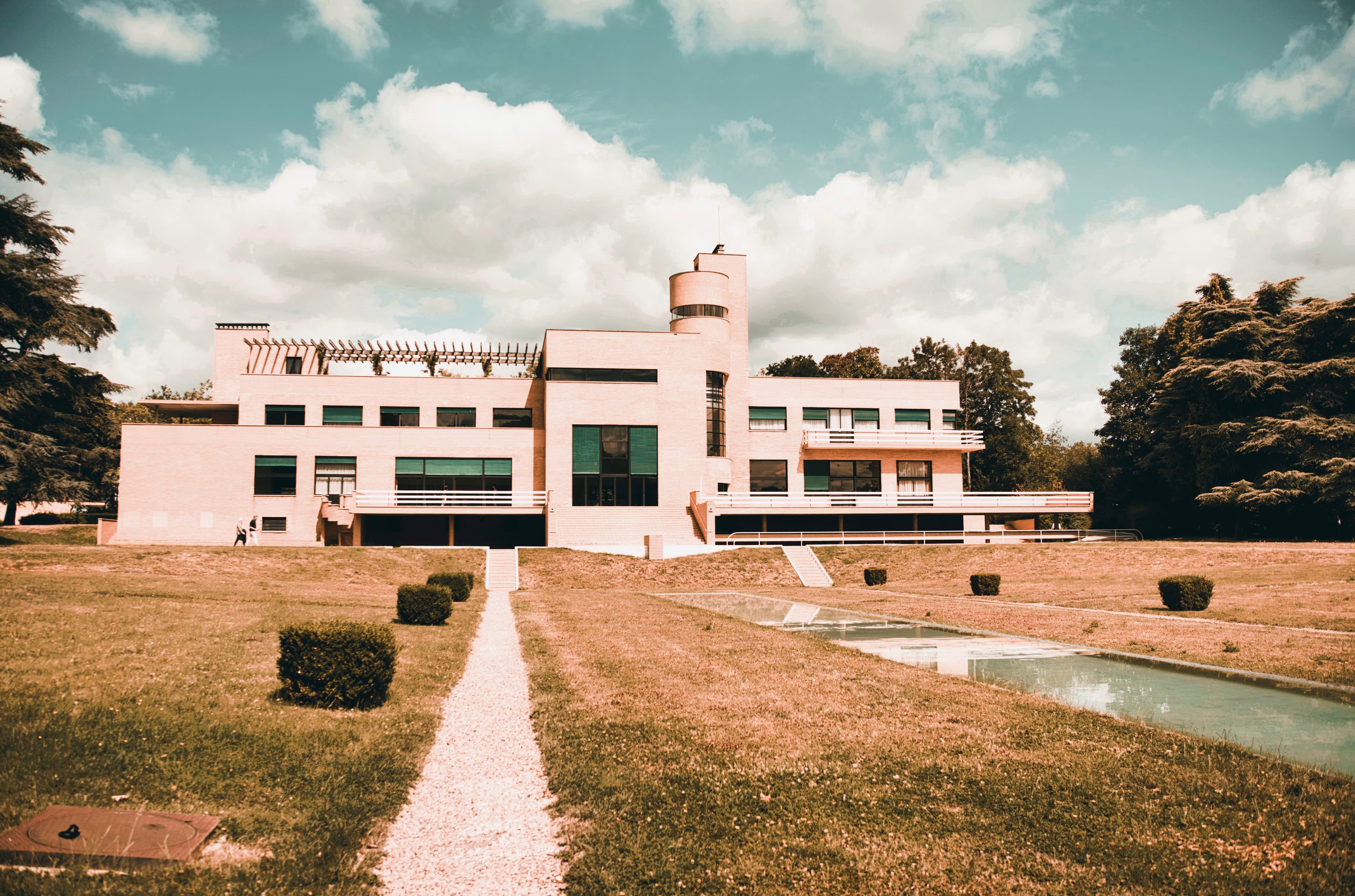 Façade moderniste de la Villa Cavrois à Roubaix