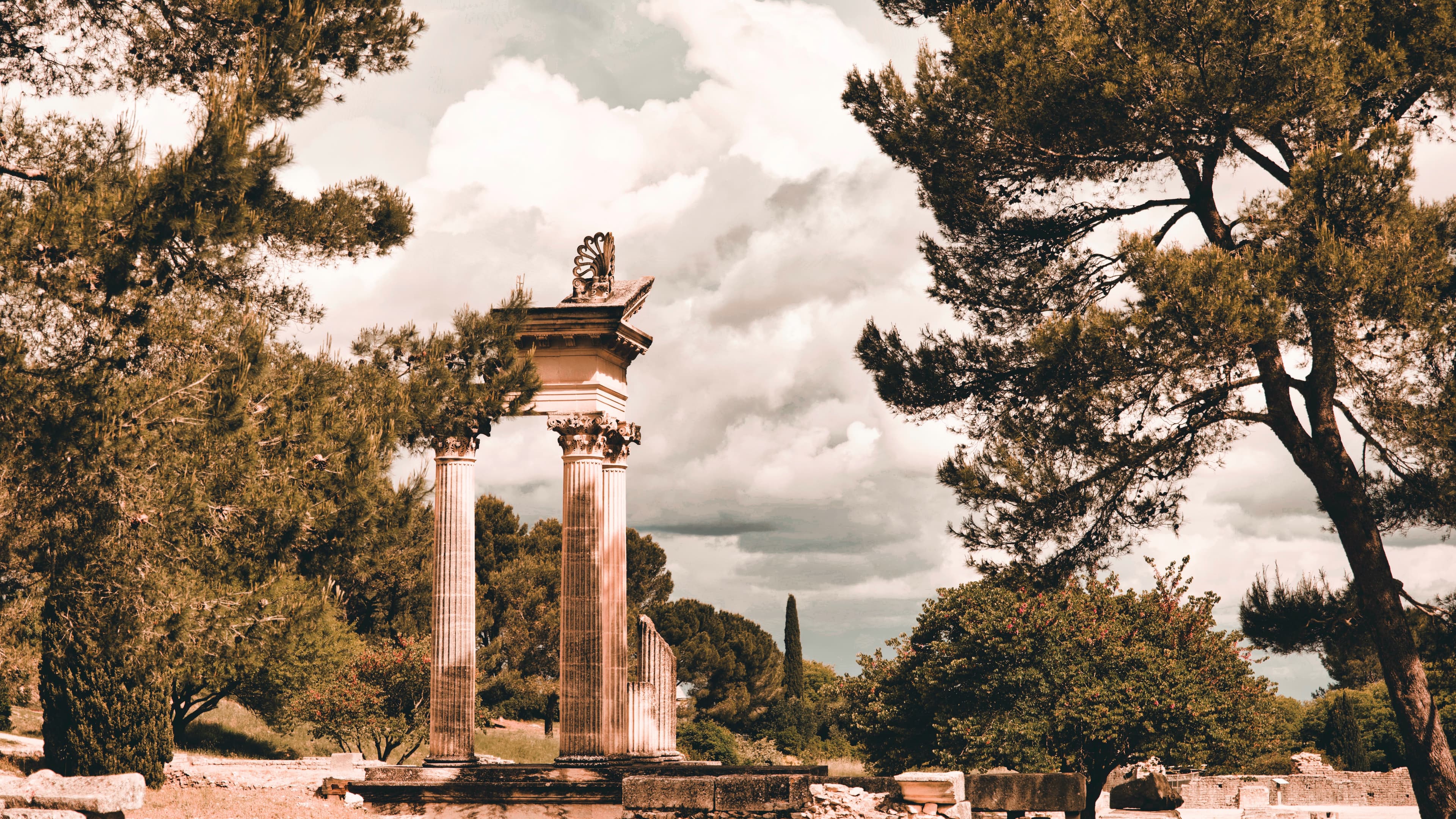 Vu du site de Glanum
